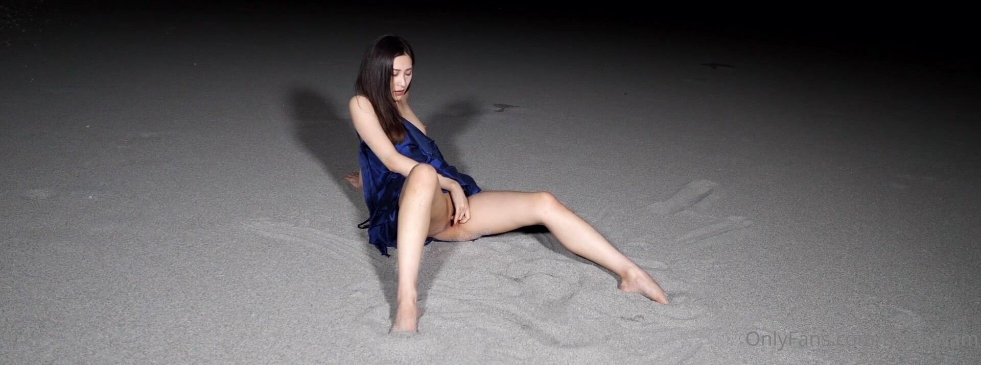 ✨【轻度猎奇】高颜值日本气质素人少妇「mari wam」OF露脸私拍 反差美人妻沉沦精液地狱【第十三弹】 (8)