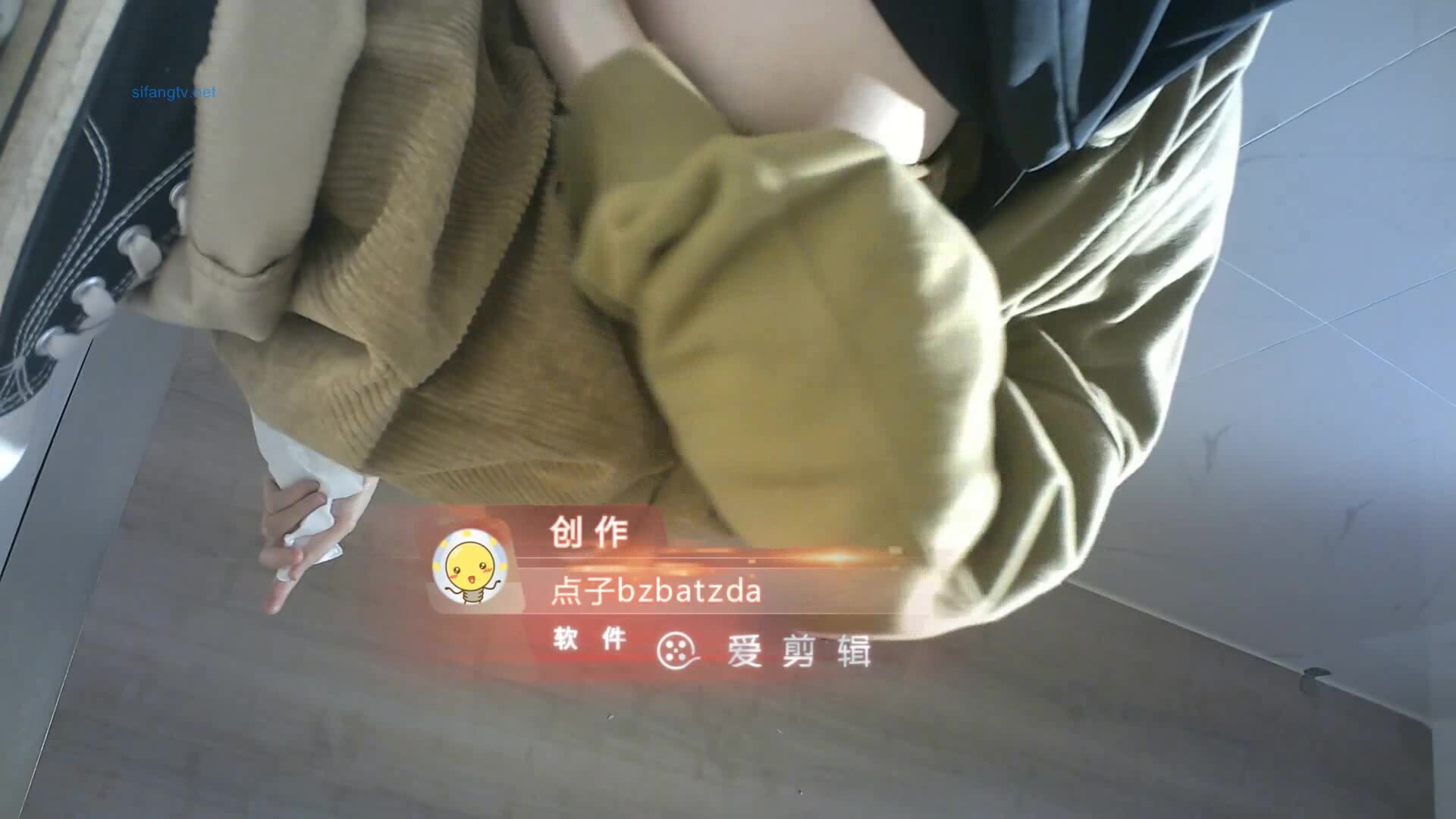 商场女厕全景偷拍多位美女嘘嘘❤️还有几个女神级的少妇各种美鲍鱼完美呈现 (7)