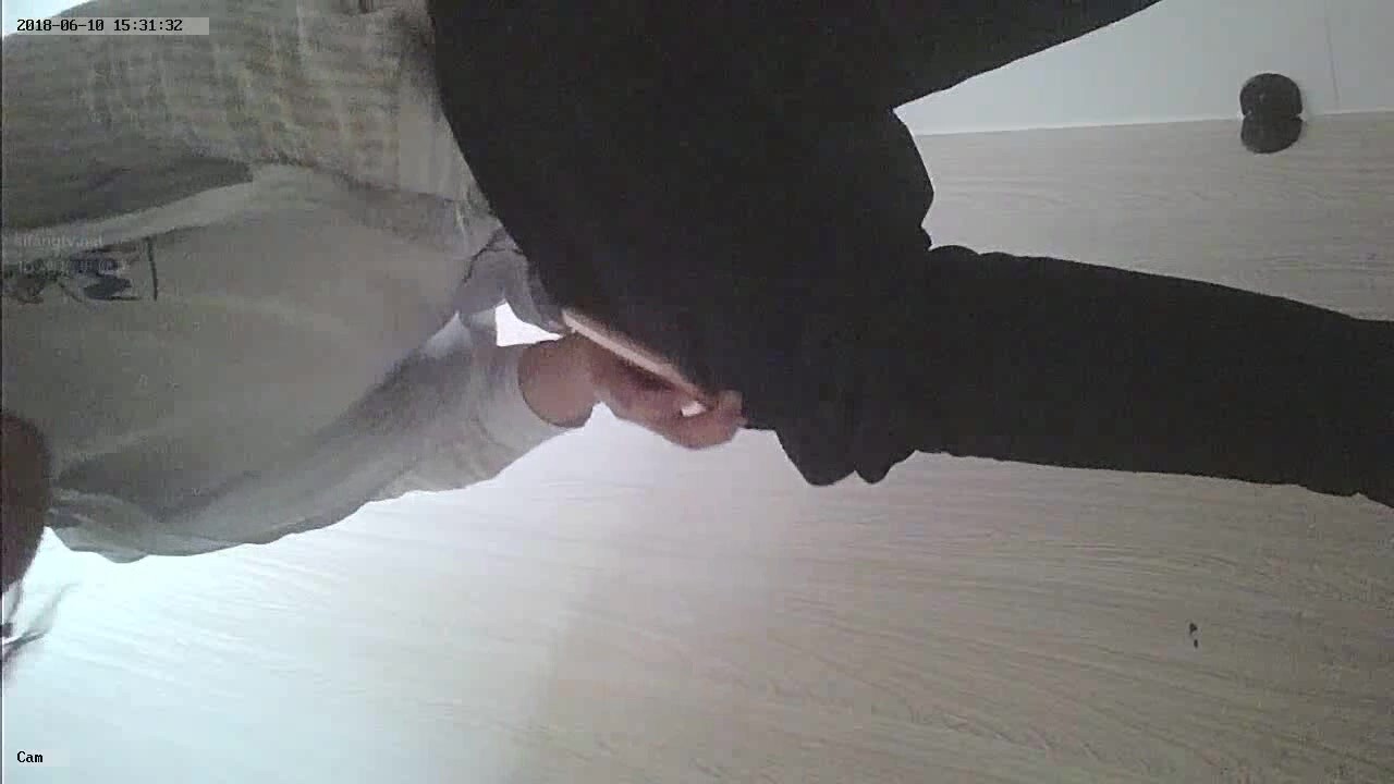 胖女孩 大专女厕全景偷拍众多的学妹前来嘘嘘各种美鲍轮番呈现 (1)