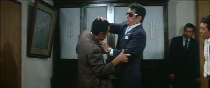 雌蜂的反击 1971