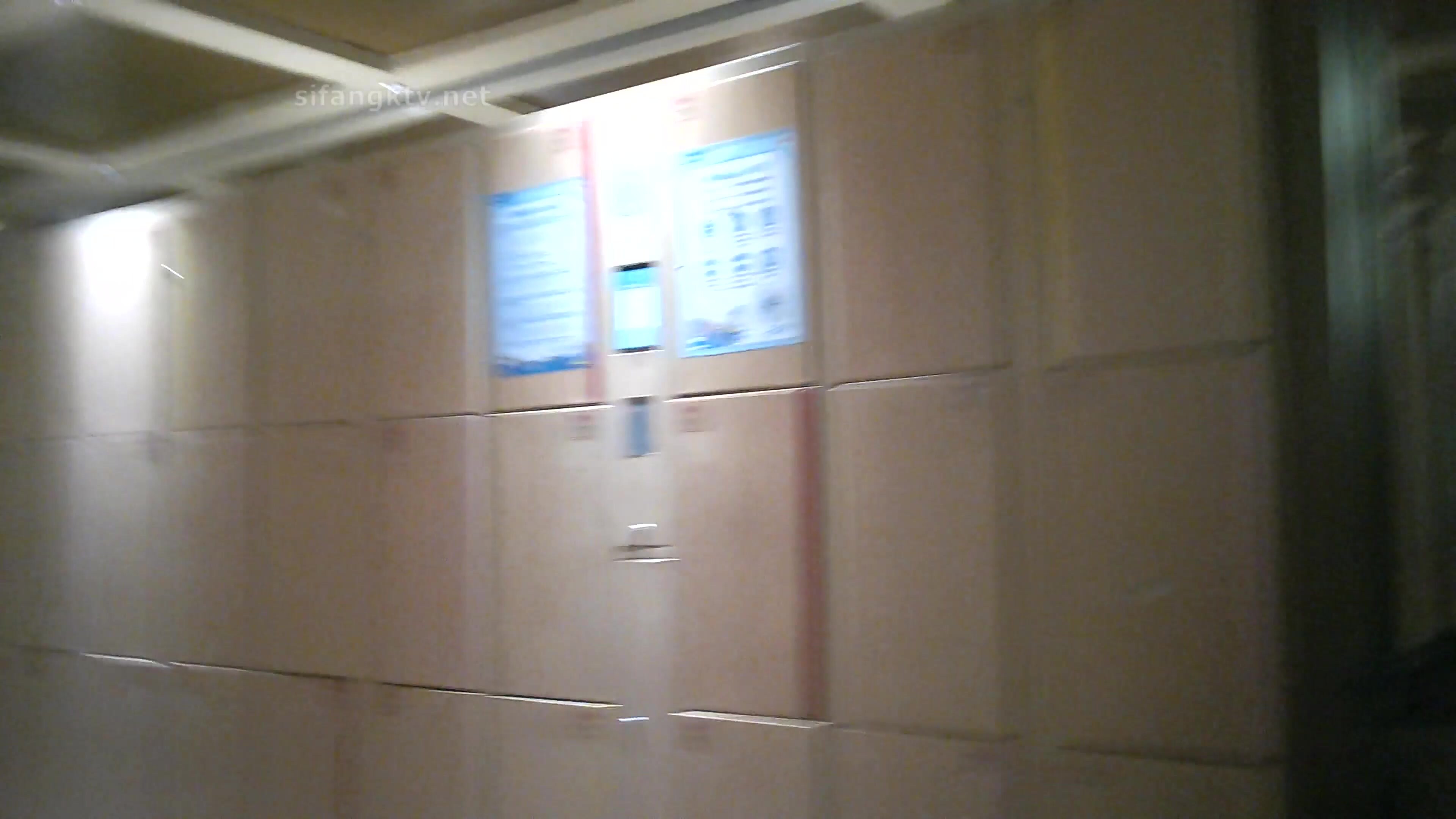 【洗澡偷拍】宿舍楼偷拍工厂小妹身材发育的都很不错 (8)