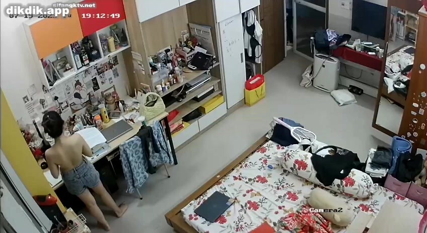 【 破解摄像头】家庭宿舍 走光露点换衣服合集 (9)