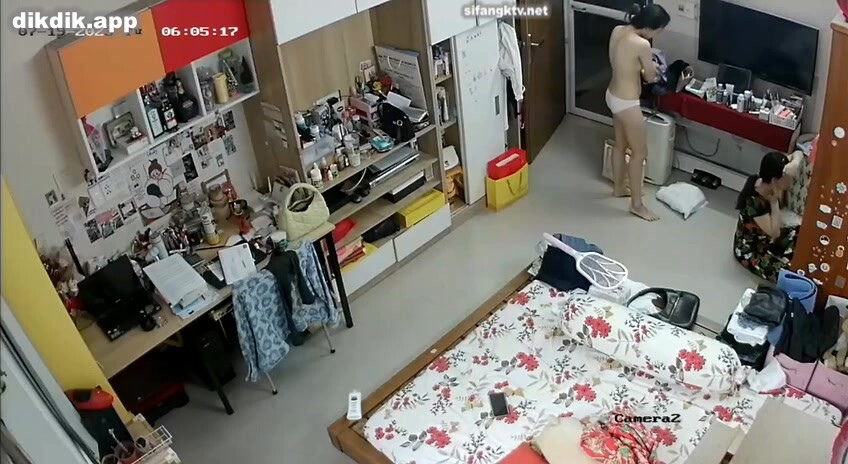 【 破解摄像头】家庭宿舍 走光露点换衣服合集 (14)