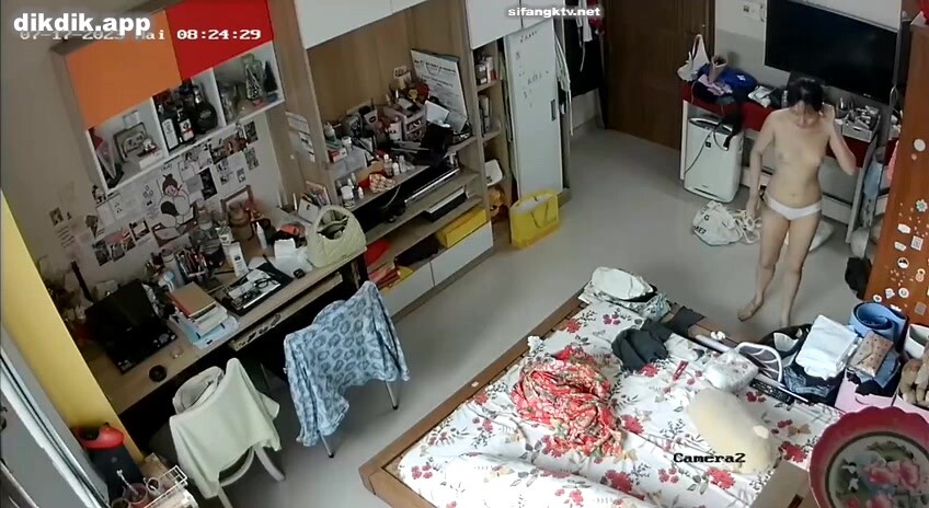 【 破解摄像头】家庭宿舍 走光露点换衣服合集 (16)