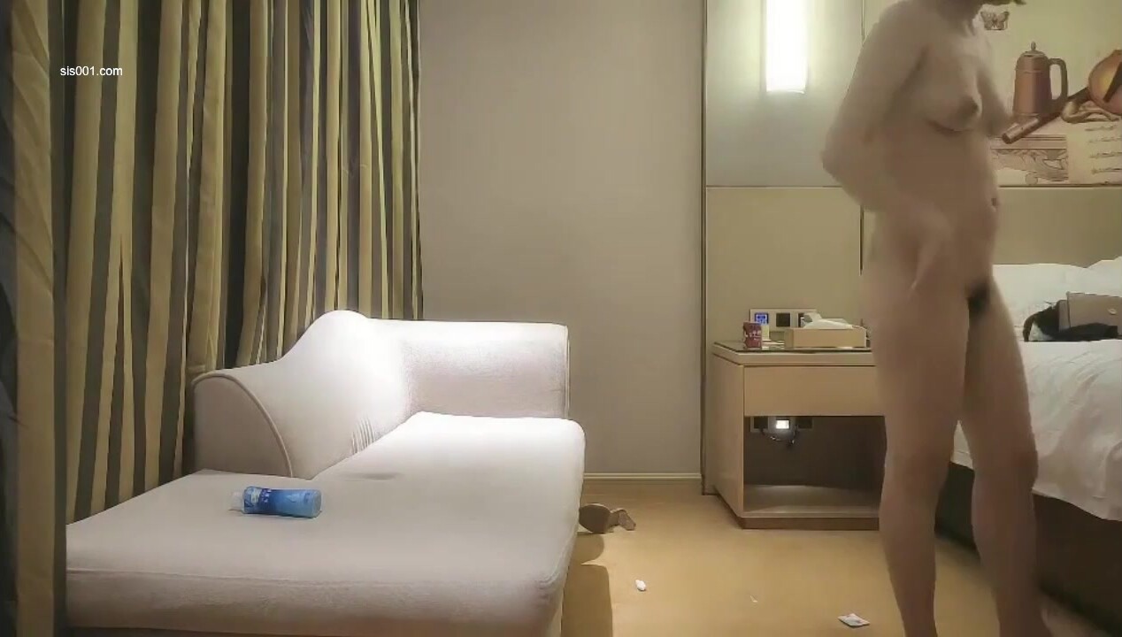 漂亮青春美眉吃鸡啪啪 啊啊好硬 我不射在里面 射在嘴里好吗 妹子身材不错 被大叔忽悠无套 最后口爆