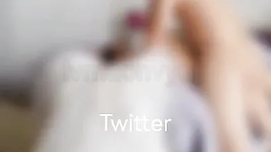 万人求档高门槛梦幻联动，推特顶级绿帽网红大咖联手【绿帽女友 你的大婊姐】私拍，当着男友的面给戴绿帽子 (46)