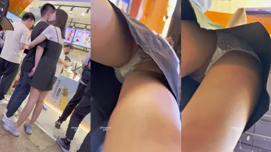 【KFC】靓女和男友等奶茶。透明内黑森林。一看昨晚刚睡过