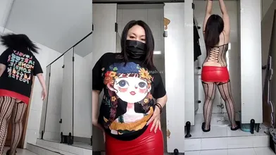 【最新重磅泄密】未曾流出，老牌网黄熟女，肚皮舞老师【柏欣彤】定制，脸穴同框紫薇裸舞啪啪，她是真骚，从骨子里的 (6)