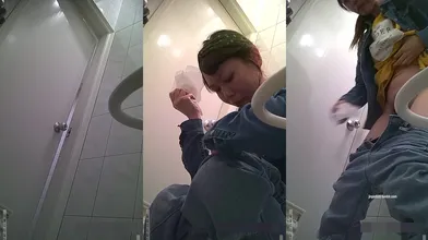 魔手外购！快餐店偸拍超多都市漂亮小姐姐方便，欣赏各式各样性感黑森林还有白虎逼 (7)