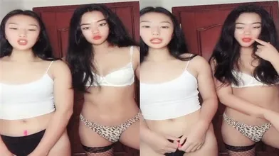 两个骚妹子淫声荡语撩骚互动跳蛋玩弄粉穴