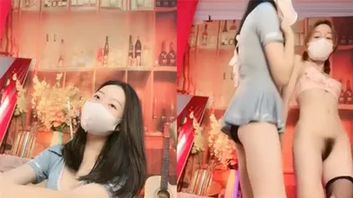 拉闺蜜下海一起搔首弄姿裸舞诱惑双倍快乐这个主播着实让我眼前一亮