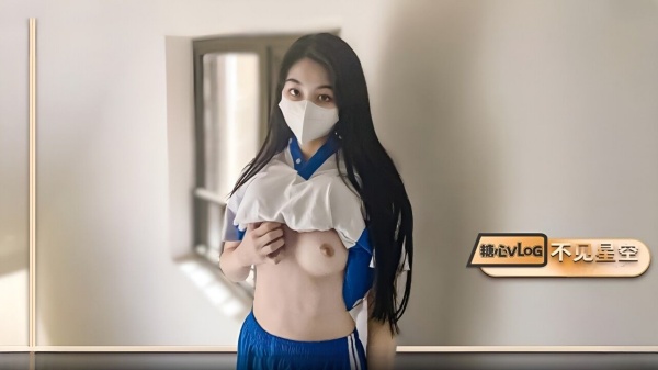 偶遇逃课优等生在楼道自慰