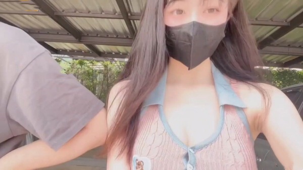 周末真空逛街阳台边露出性爱