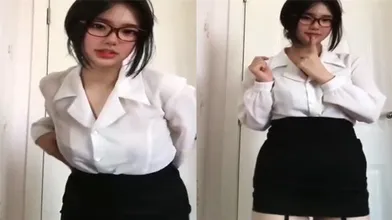皮皮虾顶流网红反差婊在下小羊被老板调教自慰裸舞视频1