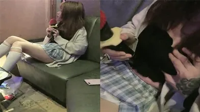 小伙约KTV公主K歌受不了就在厕所口交