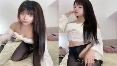 黑丝肥臀大奶小姐姐淫声荡语撩骚互动近拍掰穴坐骑假屌操逼
