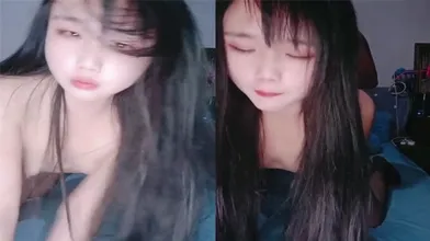 网袜肥臀贫乳妹子和男友激情啪啪