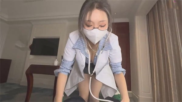足交胸推巨乳女医生早泄治疗秘术全方位敏感挑逗