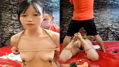 拳交肛交喷水萝莉牛逼萝莉