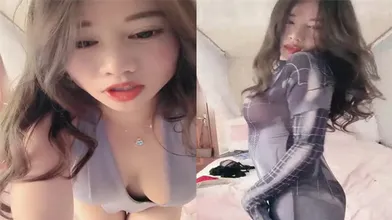 饥渴大奶骚妇深夜发情抠逼