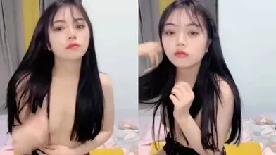 黑丝骚妹子淫声荡语撩骚互动玩奶扣逼道具自慰