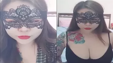 大屁股面具美女主播