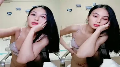 黑丝苗窕贫乳痴女左右开弓吃鸡玩3P