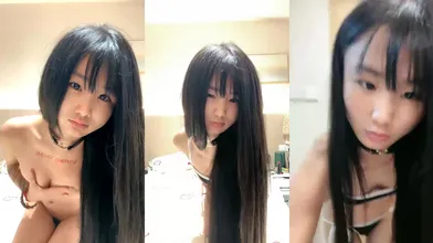 渣女小太妹我见优怜全程露脸性感的纹身跟狼友互动撩骚完美展示坚挺的小奶子特效逼逼双指插入精彩刺激