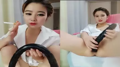 颜值不错的牛逼妹子用加长大鸡巴舒服