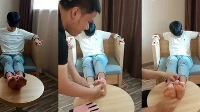 白衣眼罩鲜肉弟弟的椅子捆绑挠痒挑战