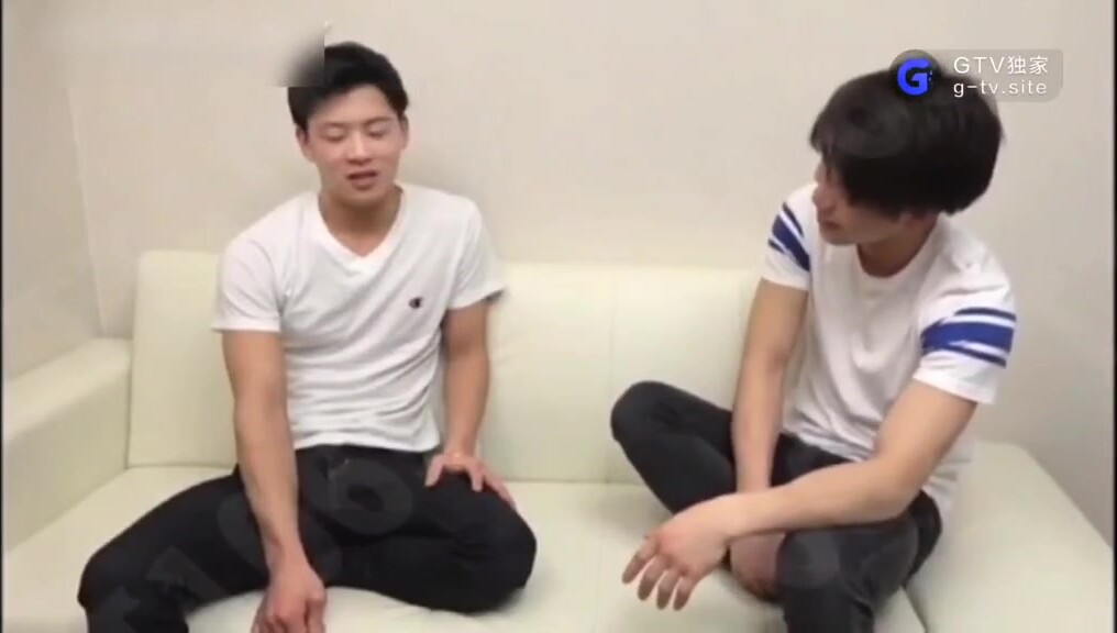 跟同性恋表哥从身材聊到做爱姿势,一步步进入表哥的圈套 上集