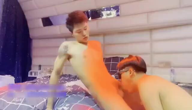 彩虹白袜情侣激情
