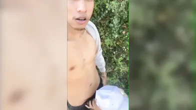 户外乱伦偷情 已婚爷们帅哥和小叔子户外偷情 操逼技术超棒 无套操射小叔子 操小叔子的骚逼逼操老婆还爽
