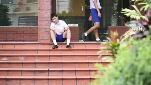 泰国青涩校园剧2_学哥干完学弟,保安哥哥又把学哥给操了