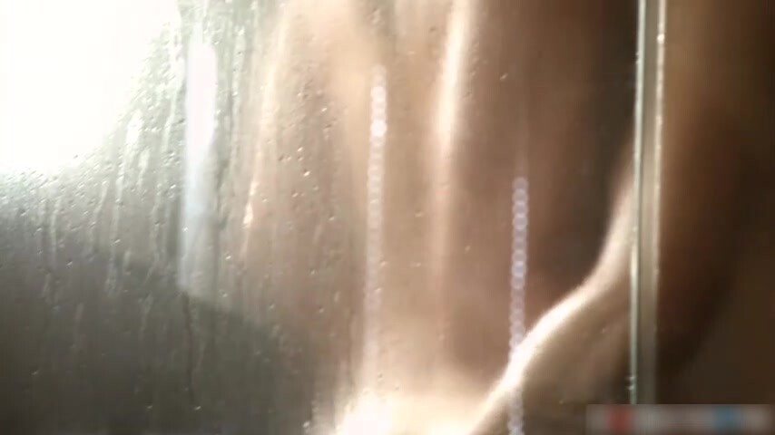 【上】腹肌帅哥 小情侣海滩度假 小受穿乳钉 好淫贱～