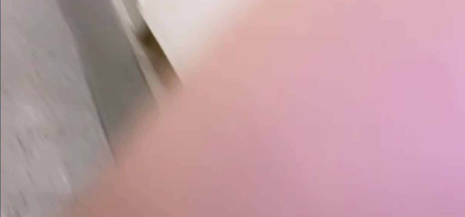 体育生小刚第二弹,公厕打飞机被偷拍,还报警了