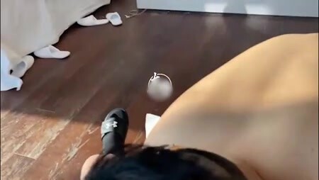 太子酒店约战两个骚受,拍摄现场太过刺激,摄影师顶不住诱惑加入战局