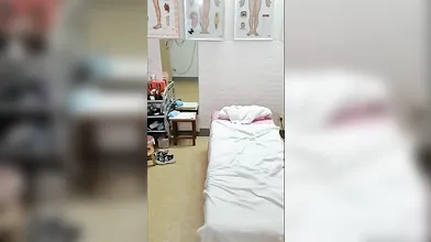 真实嫖娼按摩 清晰对话 时尚直男学生嫖娼又老又丑伪娘 连射两次 一次口爆一次无套内射 真他妈爽死了