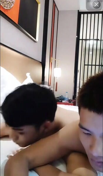 [福利版] 网红化妆师激操寸头小骚狗