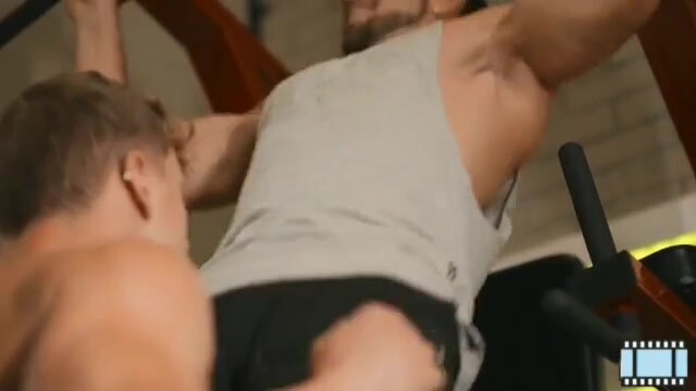 【福利】健身房是天堂 教练指导重训趁机揩油 搞得学员心花怒放 特别想要...(上)