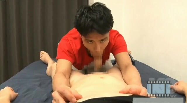 【福利】精瘦直男小鲜肉 首次体验操男人 前戏做足 又吸又舔 公狗腰狂操不停(上)