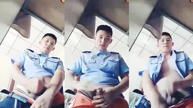 专访天菜警卫小哥宿舍撸射大鸡