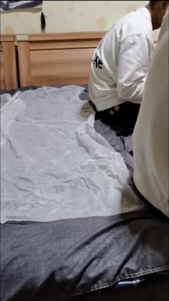 [福利版] 18岁空手道冠军直男体育生来推油被调戏勾引,让按摩大叔无套操射