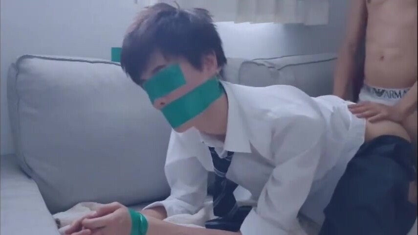 【大学生】捆绑玩弄细腰大学生 第一次被男人操 淫叫不停～