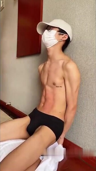 【完整版上集】清秀学弟周末被强取,好乖呀