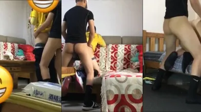 双性恋顾客裸露下身诱惑直男外卖员,外卖员被操到说我的洞终于被男人开大了,对话很激情