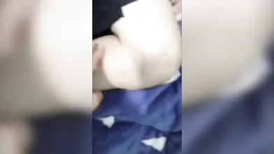 直男宿舍,趁同学没睡醒偷吃他的大鸡巴