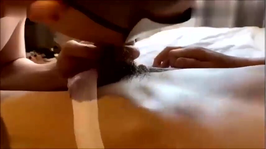 真实勾搭肌肉外卖小哥,开始还反抗,被我一摸就硬了