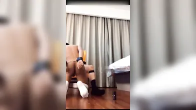 网黄臭脚爸爸,给狗儿子戴上狗链,沙发上肆意狂操~【臭脚爸爸】