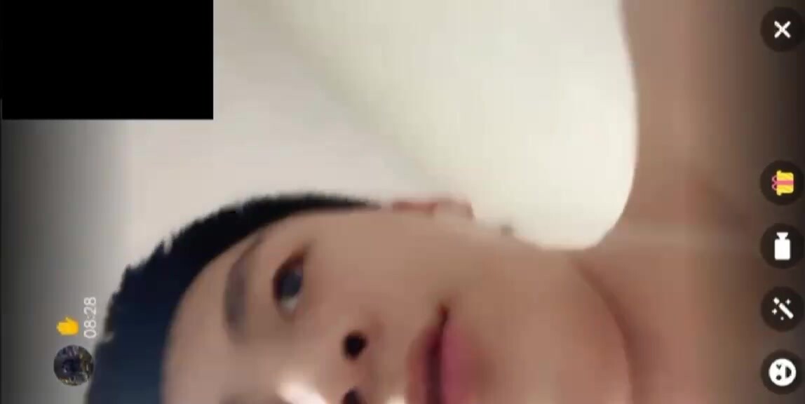 视讯专访两枚天菜帅哥,还把姐姐介绍给室友认识